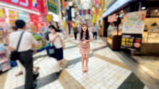 Mako cum in the middle of the shopping street