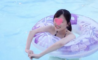 Overwhelming beautiful girl JD Yuka and private squirrel shooting at the night pool Transparent real face with glasses removed Limited release 2980pt 1980pt Purchase privilege available