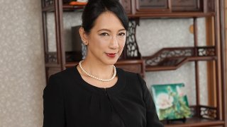 The Widow Who Apologizes With SEX In Front Of Her Husband s Portrait