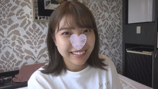 Personal shooting Innocent and lascivious beautiful breasts Glamorous young wife Serina-san has a large amount of raw vaginal cum shot