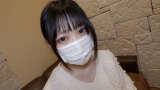 A student exposes her body with beautiful skin and makes an obscene throat vaginal cum shot