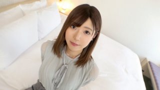 First shot Beautiful receptionist with a gap With sincere service Takamines flower standing at the reception is panting indecently